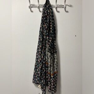 Pretty Persuasions Women's Patterned Scarf - New with Tags